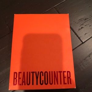 Beautycounter Counterman travel set. Never used.